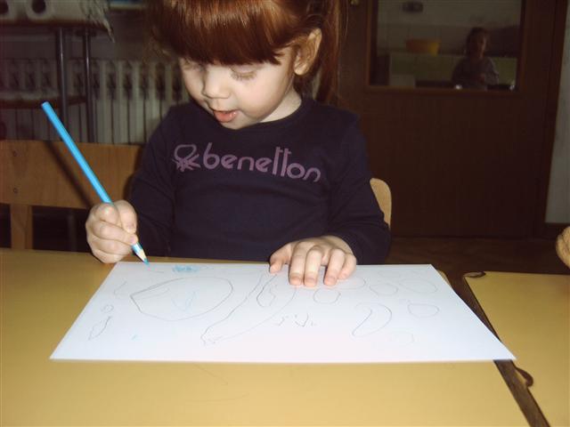 Dječje šaranje i crtanje-znakovi bitni za razvoj govora,
pisanja i mišljenja - slika broj: 9